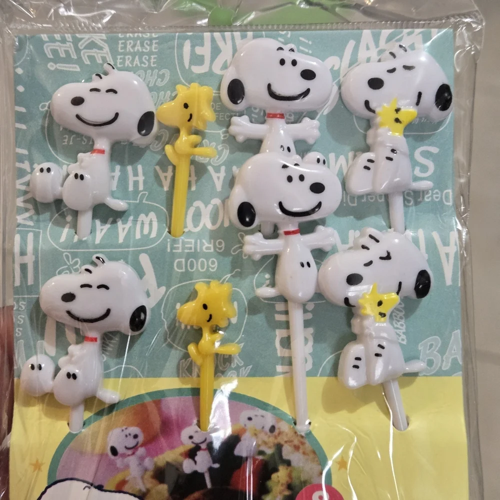 Peanuts: Snoopy and Woodstock Cupcake Toppers - White and Yellow